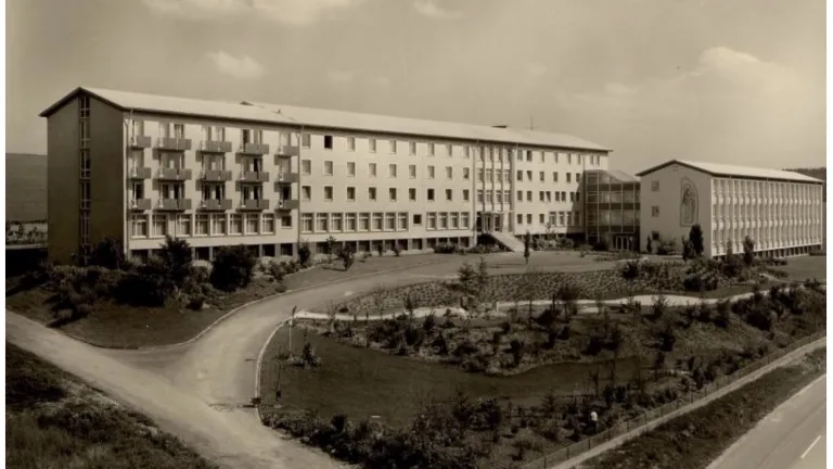Einfahrt der Liebfrauenschule frher