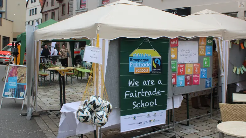 Fairtrade-School-Stand beim Fest der Kulturen