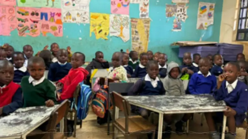 Kenianische Kinder im Klassenzimmer