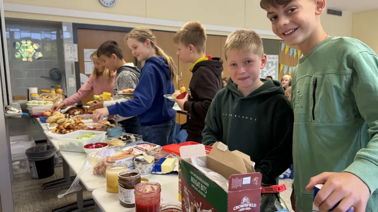 Frhstck im Klassenzimmer