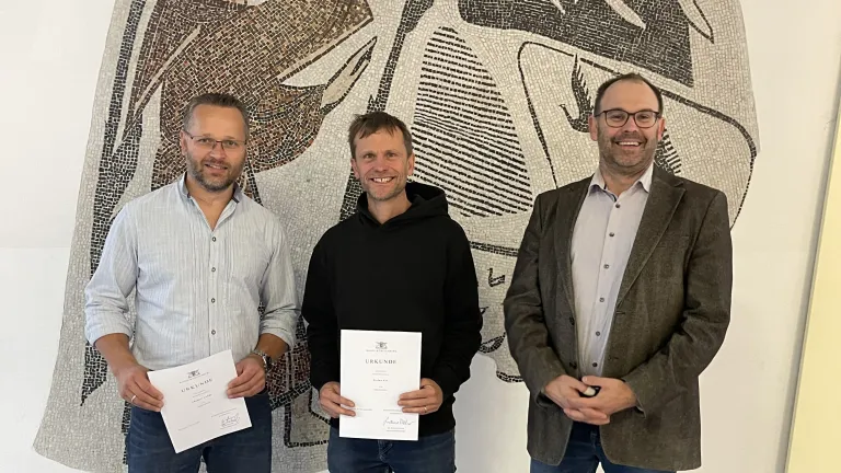 Herr Lange, Herr Fox und Schulleiter Herr Weber