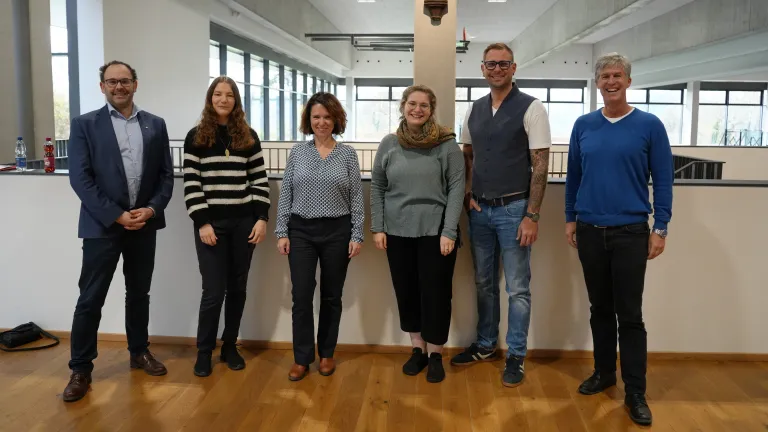 Unsere Schulleiter mit den vier Kandidat*innen