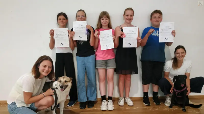 Gruppenbild der Teilnehmer und Trainerinnen