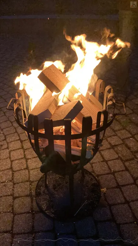 Feuerkorb im Atrium